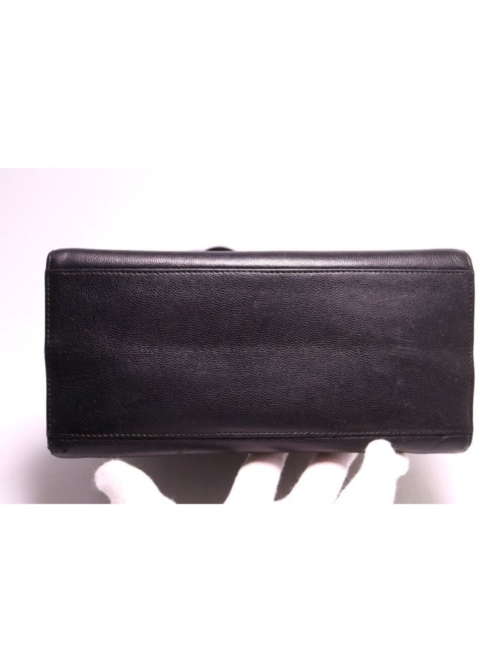 Chanel Turnlock Leather Shoulder Bag - Picture 3 of 9